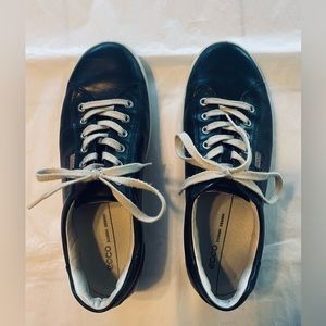 Ecco navy blue leather women’s sneakers